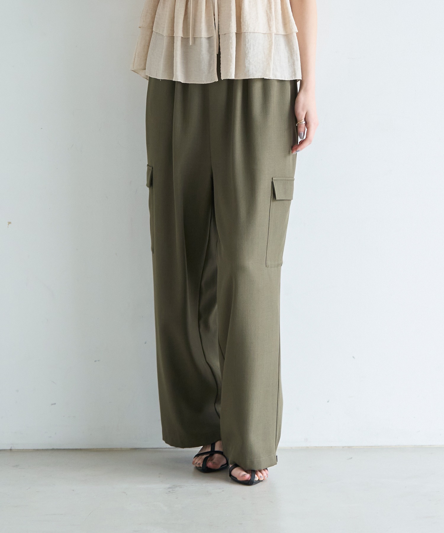 model：H166　着用サイズ：F