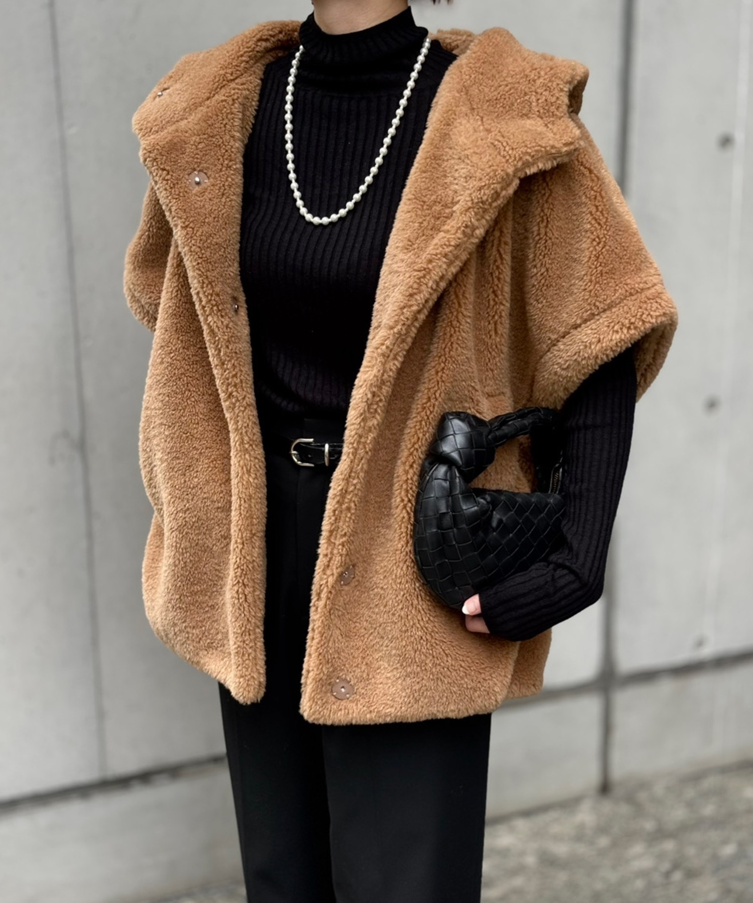 スタンドフーディ―ファーポンチョ Emma Taylor│STYLEDOOR スタイルドア