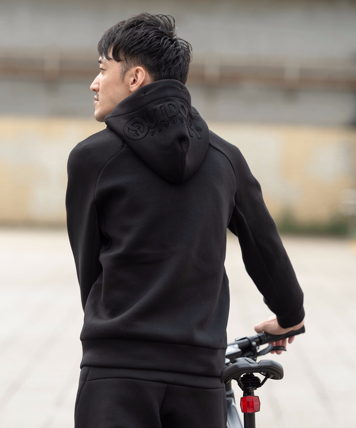 エアダンボールｚｉｐパーカー フードロゴ 柔軟なストレッチ性とハリのある素材 Outdoor Products Apparel アウトドアプロダクツ Outdoor Products 公式通販サイト