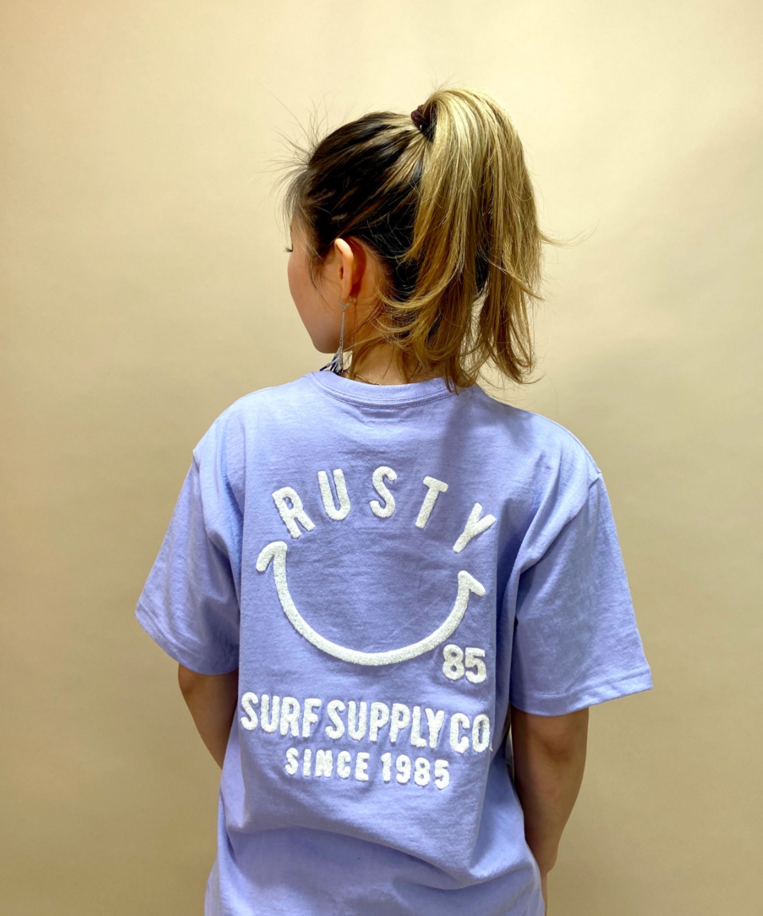RUSTYRUSTY 【70％OFF】 ラスティ― 13周年記念イベントが スマイリーバックプリントTシャツ 921504