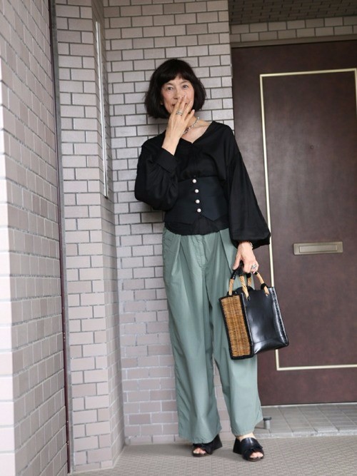 去年の服も コルセットベルト を してマンネリ脱却 夏の簡単レイヤー ド術お手本帖 Zozotown