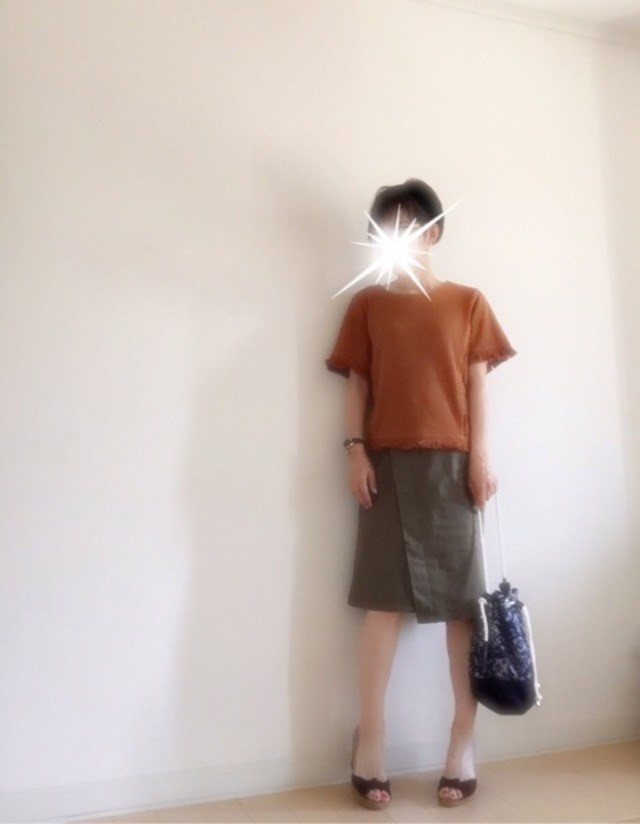 夏コーデに飽きたら秋色へシフトしよう ブラウン キャメル ボルドーの 秋色tシャツ Zozotown