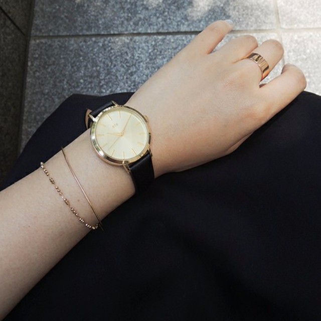 「夏の手元を上品に彩る♡ ”腕時計+ブレスレット”で気分を高めよう」 - ZOZOTOWN