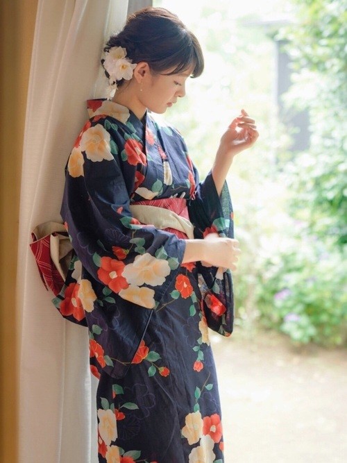 日本の夏を“粋”に愉しむ。伝統的な「浴衣の古典柄」とその意味 