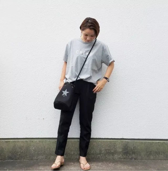 ビッグサイズのtシャツでおしゃれに ゆるくてもだらしなくないシンプルコーデ10選 Zozotown