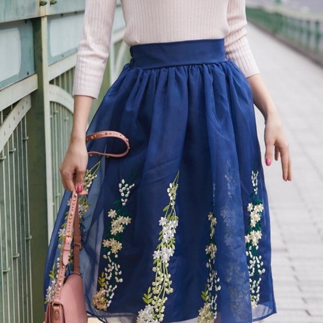 こんなに魅力的なコーデがあったなんて 花柄刺繍スカートに夢中 Zozotown