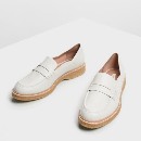 履き倒し重視で選ぶヒールなし靴 使えるのは ホワイト シルバー ベージュ系 アクセント Zozotown