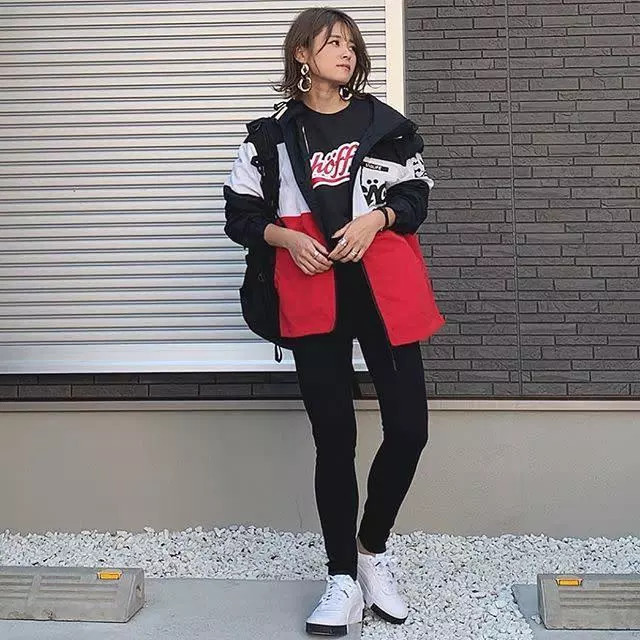 この春着たい スポーティなトラックジャケット 大人女子のおしゃれなコーデ10選 Zozotown