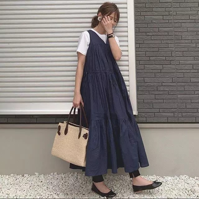 無地の白tシャツをおしゃれに着回そう シンプルで大人っぽい白tコーデ12選 Zozotown