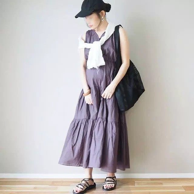 キャップで大人っぽく紫外線対策 スカート ワンピース 黒キャップのアウトドアコーデ Zozotown