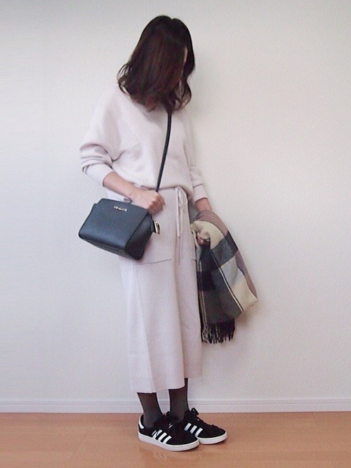 スニーカーの冬コーデ特集 大人可愛いが叶うおしゃれなファッション Zozotown