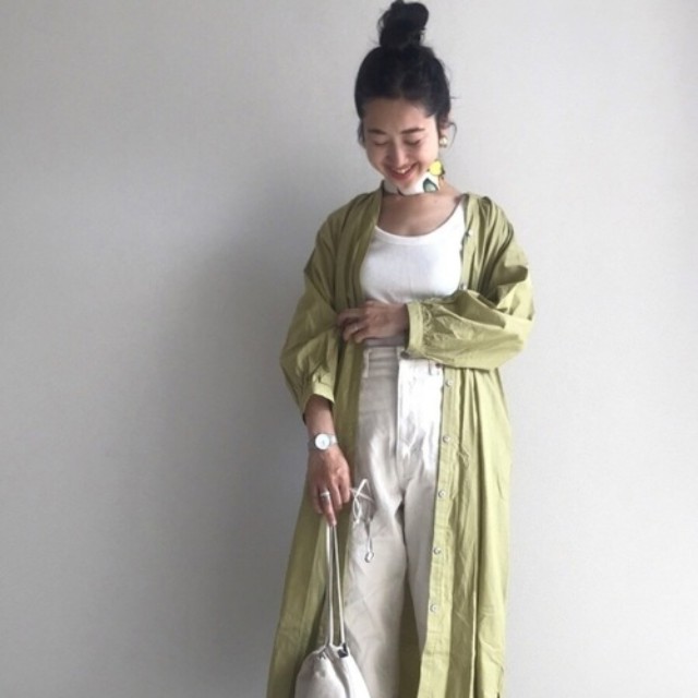 着て 羽織って シャツワンピース の上手な着こなしスナップ Zozotown