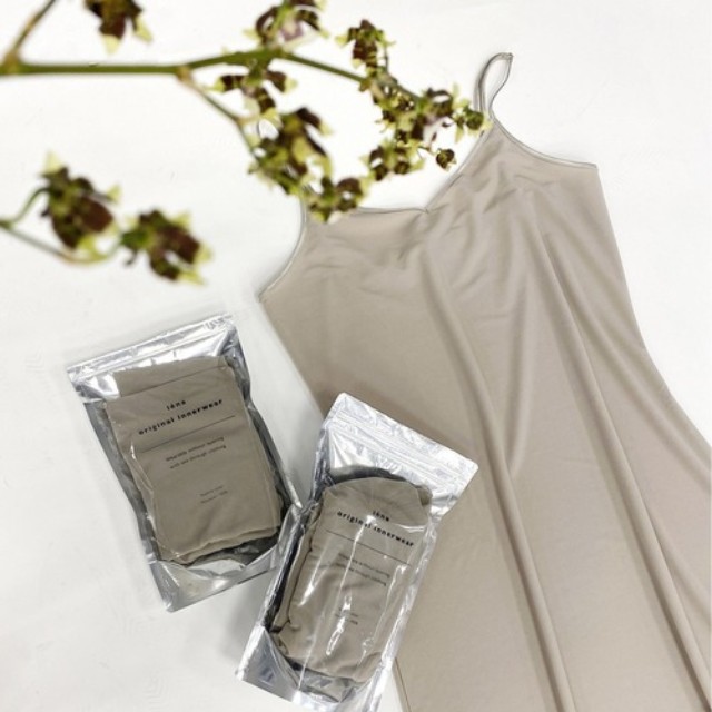 薄いスカートやワンピースの透け対策に使える ペチコートでうっかり透けを防止しよう Zozotown