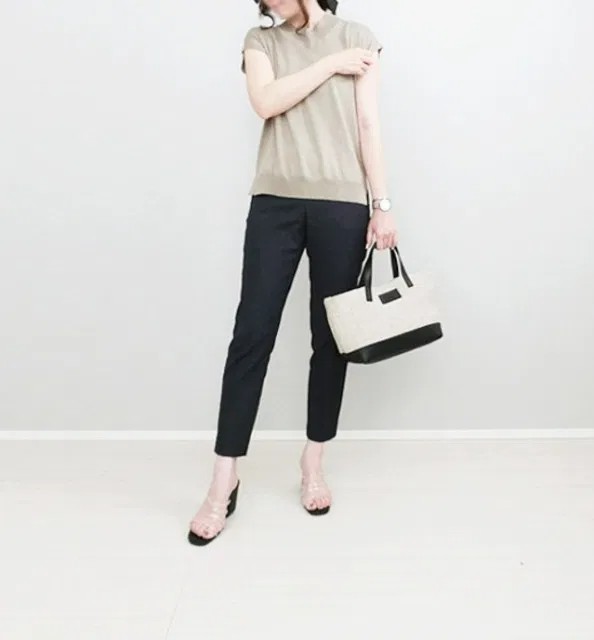 清涼感あふれるオフィスコーデを作る方法は 涼しい服装で夏の通勤を快適に Zozotown