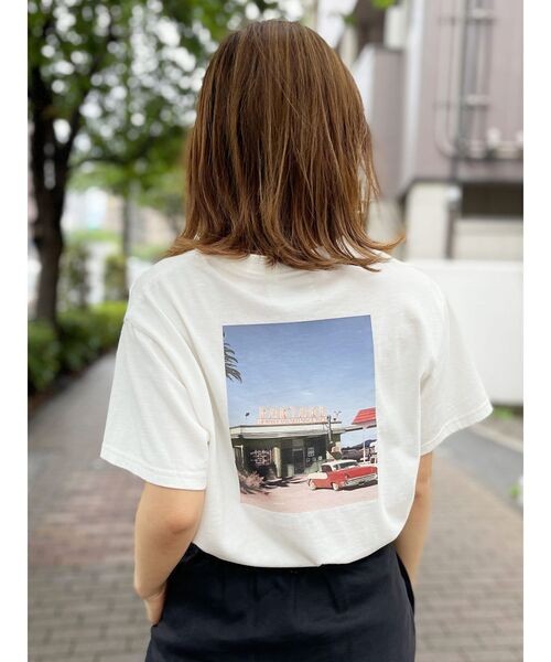 無地はもう飽きた！1枚でおしゃれが止まらない「垢抜けTシャツ」11選」 - ZOZOTOWN