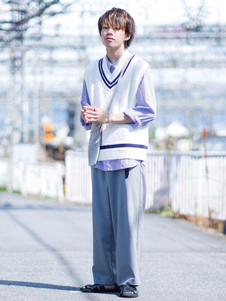 コーデを格上げ ニットベスト おすすめの着こなしと選び方 Zozotown