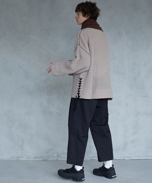 定番のおしゃれワイドパンツはベーシックなものから揃えよう