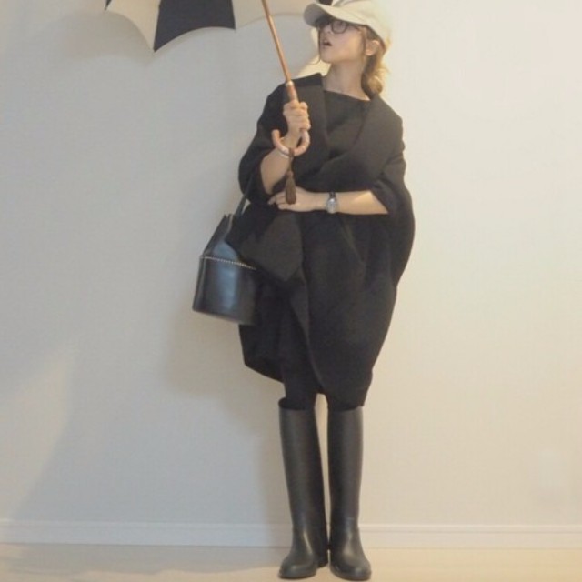 台風接近中 雨の日もかわいく対策しよう レインブーツを履いた雨の日コーデ Zozotown