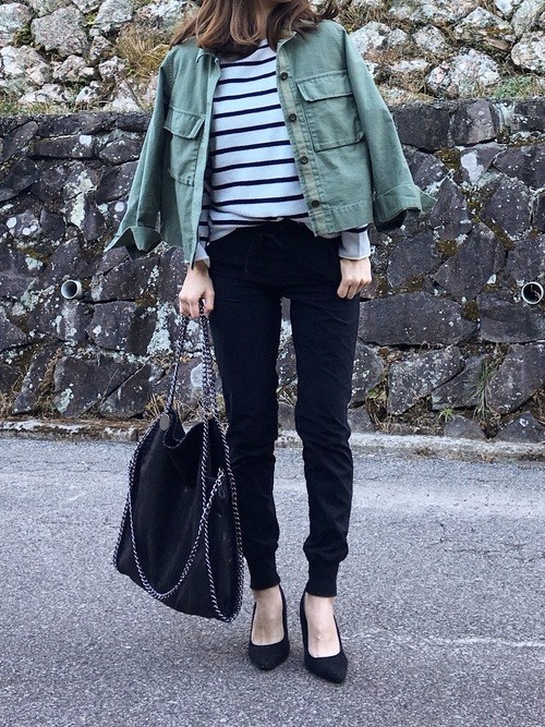 ジョガーパンツで春のよそおいを 大人女子だからこそできる余裕のある着こなしでおしゃれに Zozotown