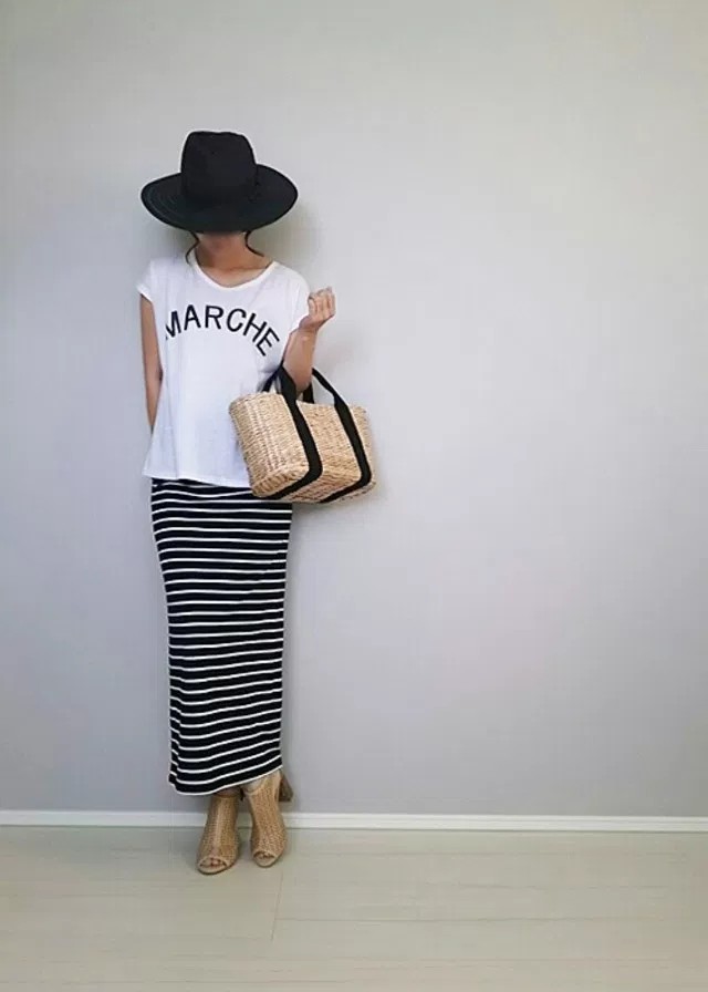 ロゴtシャツ で作るデートスタイル ラクちん But 大人可愛いはこうしてできる Zozotown