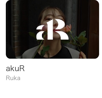 akuR