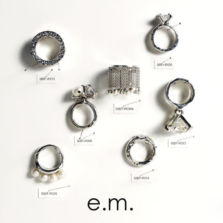 e.m.iC[Gj