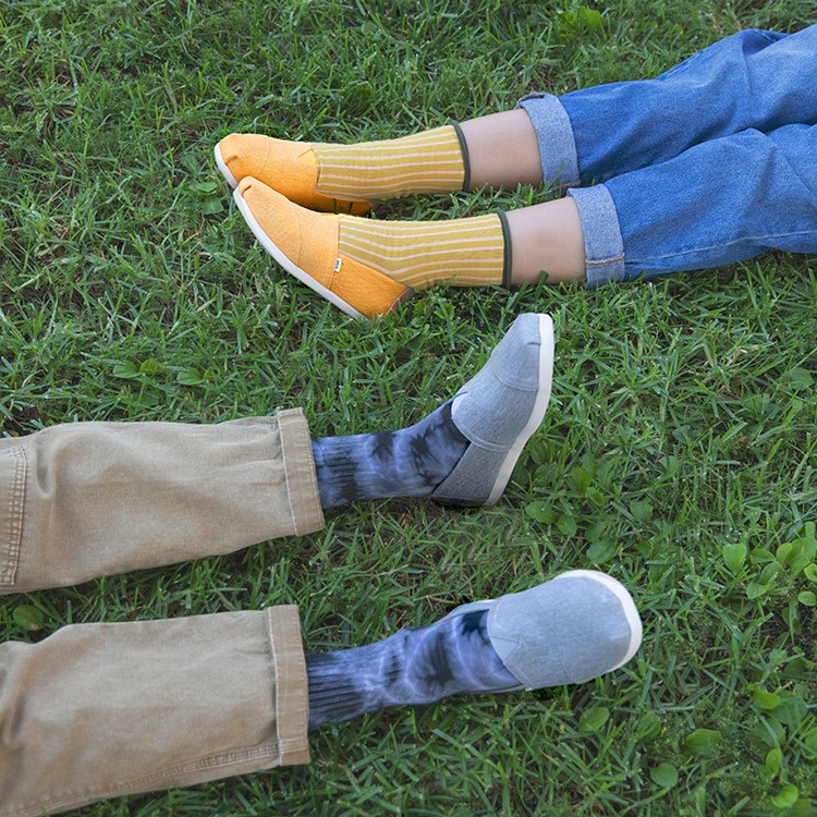 Toms トムス メンズ の通販 Zozotown