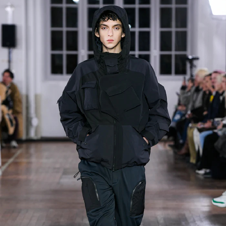 �z���C�g�}�E���e�j�A�����O ���C���r�W���A��