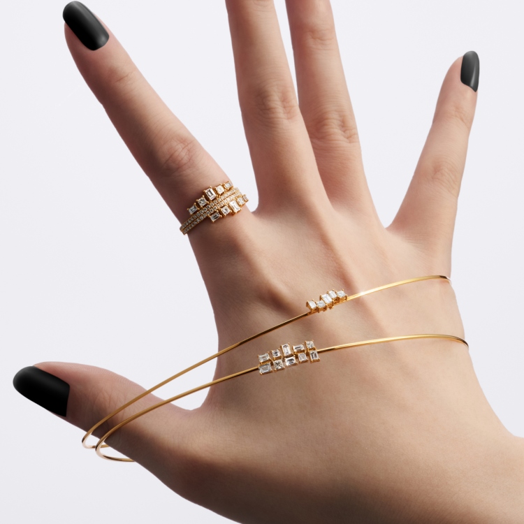 AHKAH｜アーカーのトピックス「【アーカー】ふとした瞬間に視線を惹き