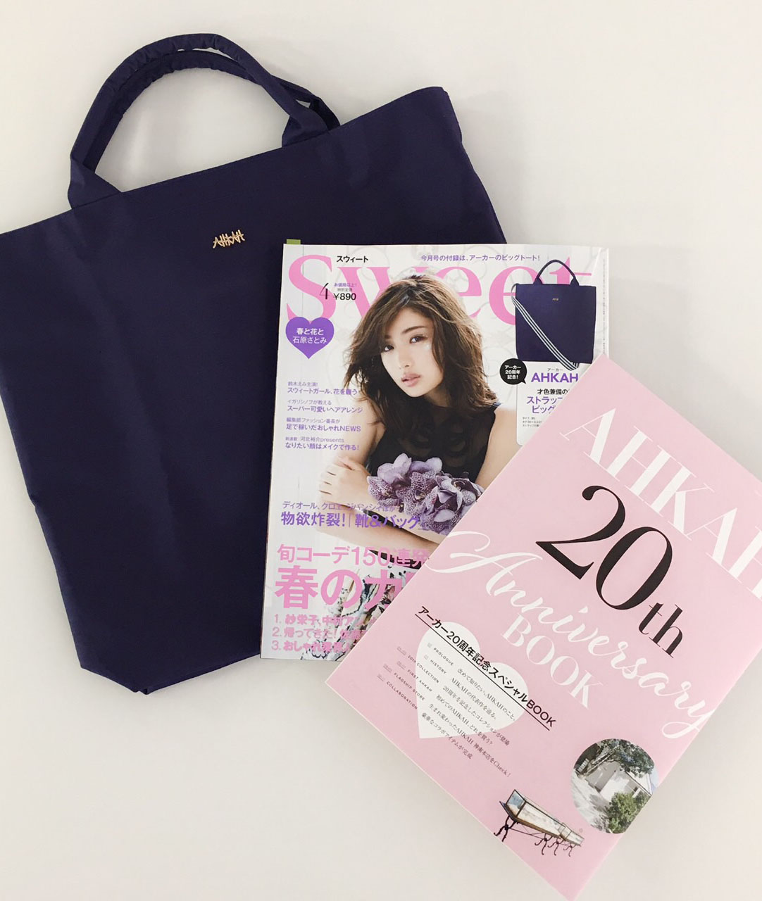 Ahkah アーカーのトピックス Ahkah Sweet 4月号スペシャルブック特集 Zozotown
