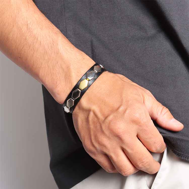 ANCHOR by ROTAR/VIVIFY�i�A���J�[�o�C ���[�^�[/�r�r�t�@�C�j�̃V���b�v�j���[�X�u�yVIVIFY�z�A�����J���X�^���_�[�h�X�^�b�Y���[�N�v