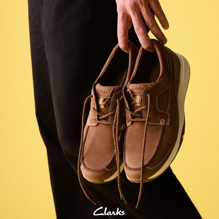 Clarks�i�N���[�N�X�j�̃V���b�v�j���[�X�u�y�N���[�N�X�z�t�Ă̂��o�����Ɋ��􂷂� Sailview Lace �v