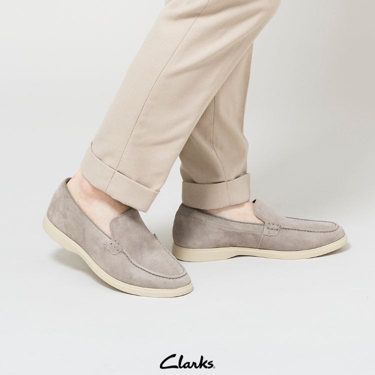 CLARKS ORIGINALS グレー スエード モカシン Cleyhill Seam / クレイヒルシーム (ダークサンドスエード)（モカシン