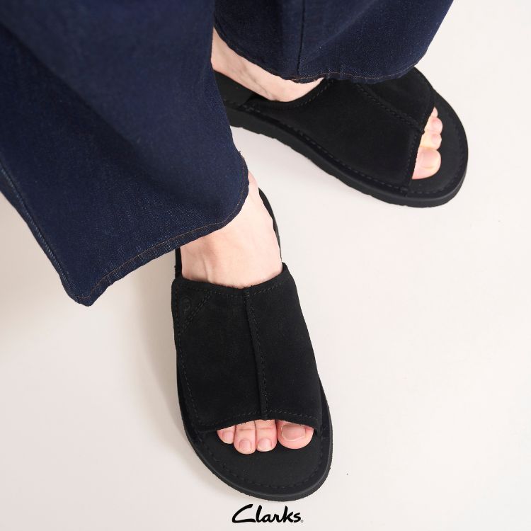 Clarks�i�N���[�N�X�j�̃V���b�v�j���[�X�u�y�N���[�N�X�z���t�ɗ����郁���Y�T���_�� Solsbury Slide �v