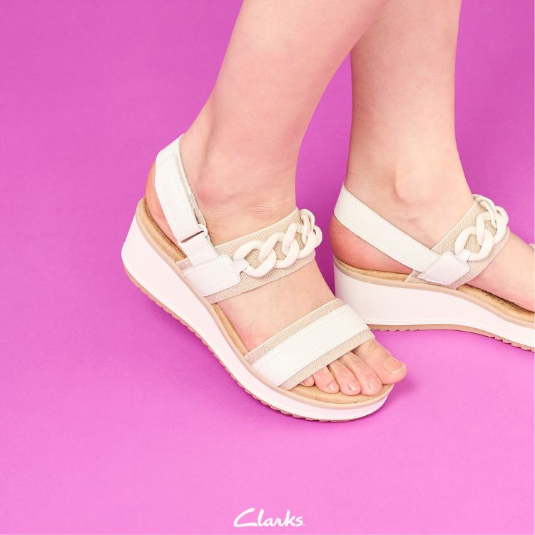 Clarks�i�N���[�N�X�j�̃V���b�v�j���[�X�u�y�N���[�N�X�z�A�N�Z���g�ɂȂ����T���_�� Wrenly Eve �v