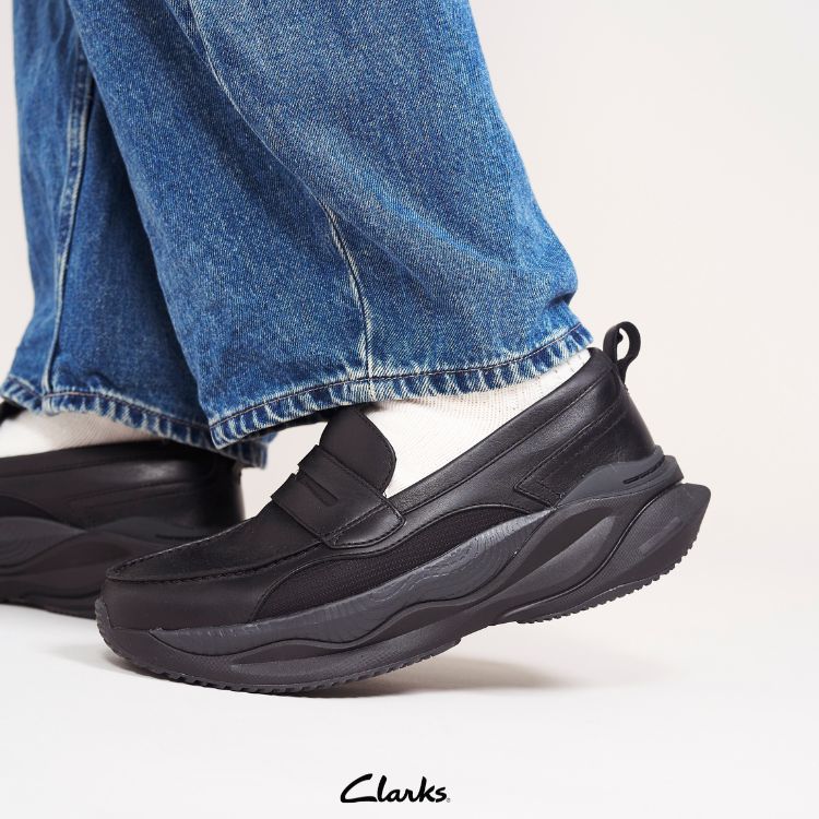 Clarks�i�N���[�N�X�j�̃V���b�v�j���[�X�u�y�N���[�N�X�zAW26�V��b���K�����������i���[�t�@�[ Pace Lo �v