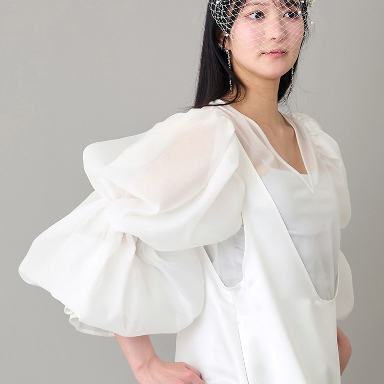 AVIE�i�A�r�B�j�̃V���b�v�j���[�X�u�}���`�Ɏg����I�{�����[���t�����ŁA�؂₩�A�����W���y����Łv