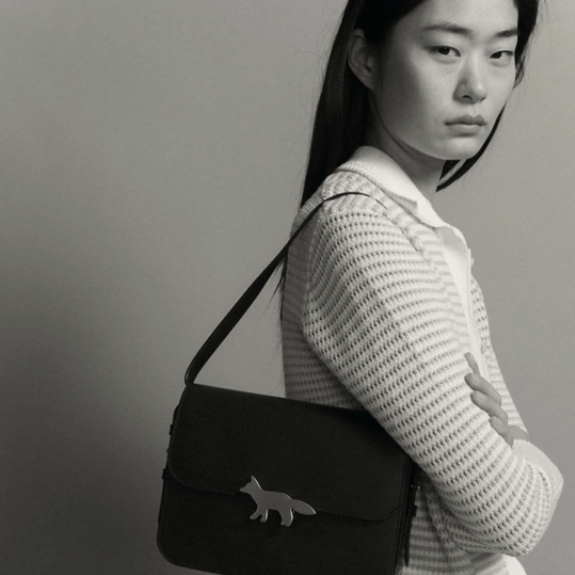 Maison Kitsune�i���]���L�c�l�j�̃V���b�v�j���[�X�u�yMAISON KITSUNE�z�t�̒�ԁA�j�b�g�E�F�A�v