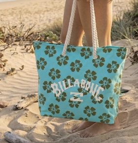 BILLABONG�i�r���{���j�̃V���b�v�j���[�X�u�y���C�ɓ���o�^�l�C�A�C�e���z ESSENTIAL BEACH BAG�v