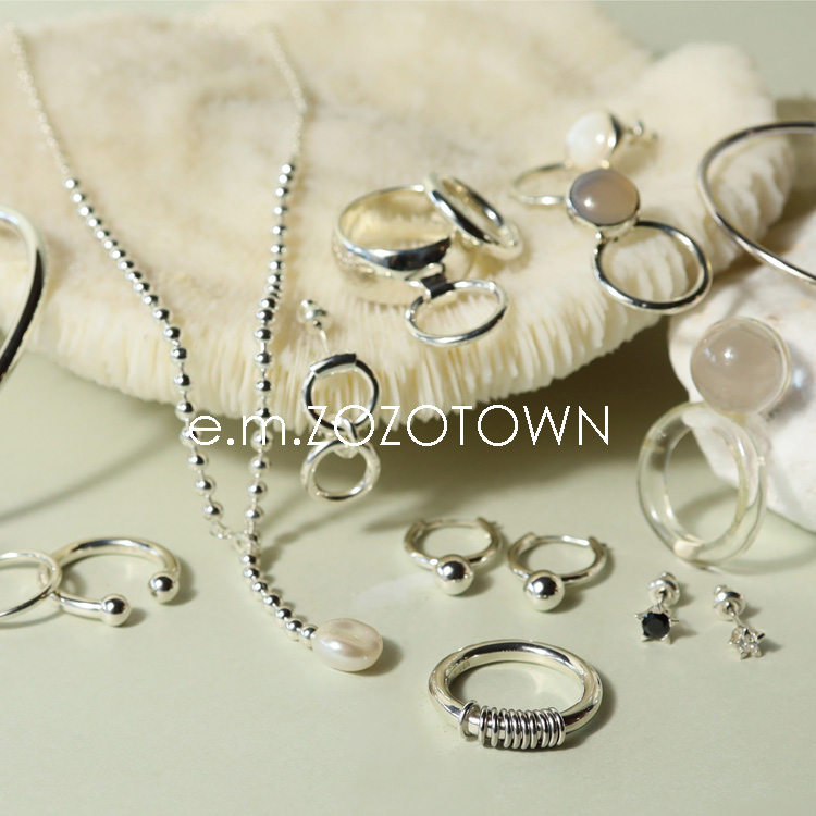 ZOZOTOWN限定】ブラックスターネックレス(ネックレス)|e.m. ZOZOTOWN限定】ブラックスターネックレス(ネックレス)|e.m.