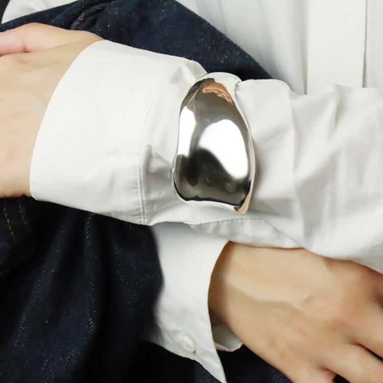 【美品】e.m. イーエム バングル ジルコニア シルバー SILVER925ジルコニアバングル/レディース/ギフト（バングル