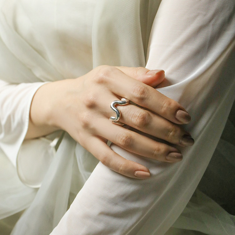 e.m シルバーリング　イーエム　太　変形　平打 ダイヤ後光留めシルバーリング(太)（リング）｜e.m.（イーエム