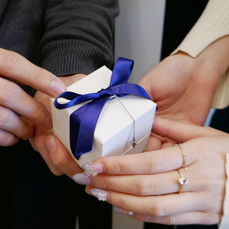 SILVER925パールブーケピアス/レディース/メンズ/ギフト（ピアス（片耳