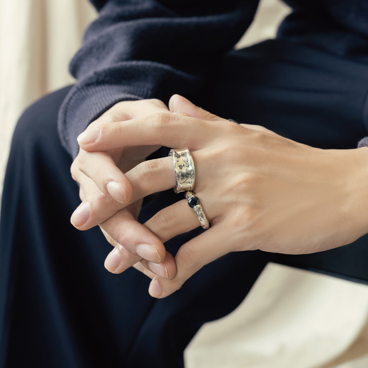 e.m. SILVER925ブルーダイヤ印台ピンキーリング SILVER925ブルーダイヤ印台ピンキーリング/メンズ/レディース（リング