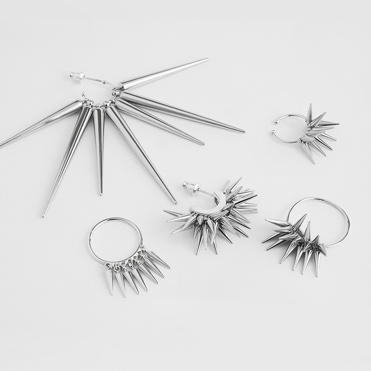 e.m.�i�C�[�G���j�̃V���b�v�j���[�X�ue.m.�̃A�C�R���V���[�Y�gStuds Collection�h�v