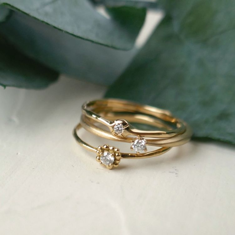 e.m.�i�C�[�G���j�̃V���b�v�j���[�X�ue.m.�̃S�[���h�f�ށv