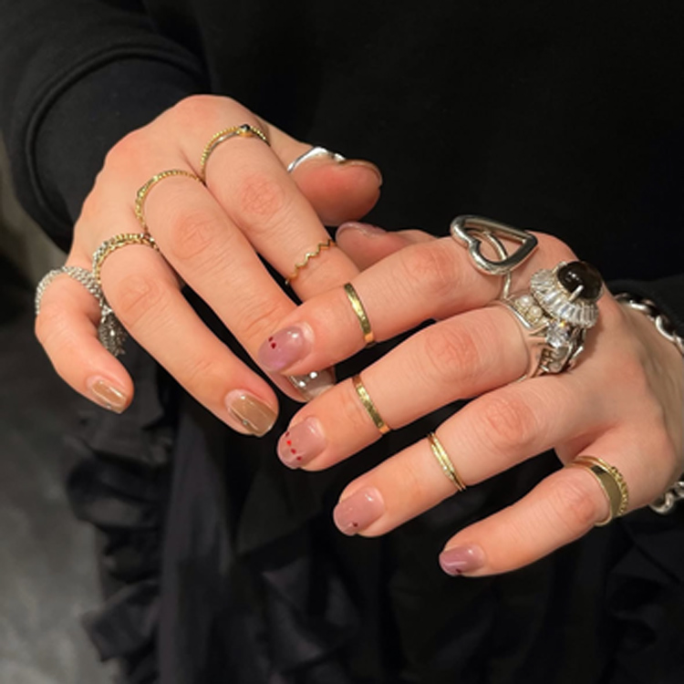 e.m.�i�C�[�G���j�̃V���b�v�j���[�X�u�t�@�����W�Ŏw��̂��������y���� �v