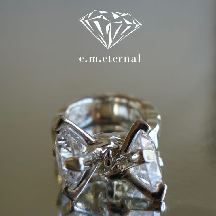 e.m.�i�C�[�G���j�̃V���b�v�j���[�X�ue.m.�̃A�C�R�������O�h0001-R010�h�v