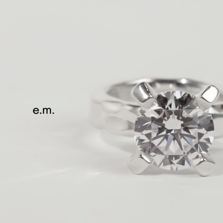 e.m.�i�C�[�G���j�̃V���b�v�j���[�X�u�Ă��Ƃ��ɉ߂������W���G���[�ցB�i�������邽�߂̏H�O�����e�i���X�v