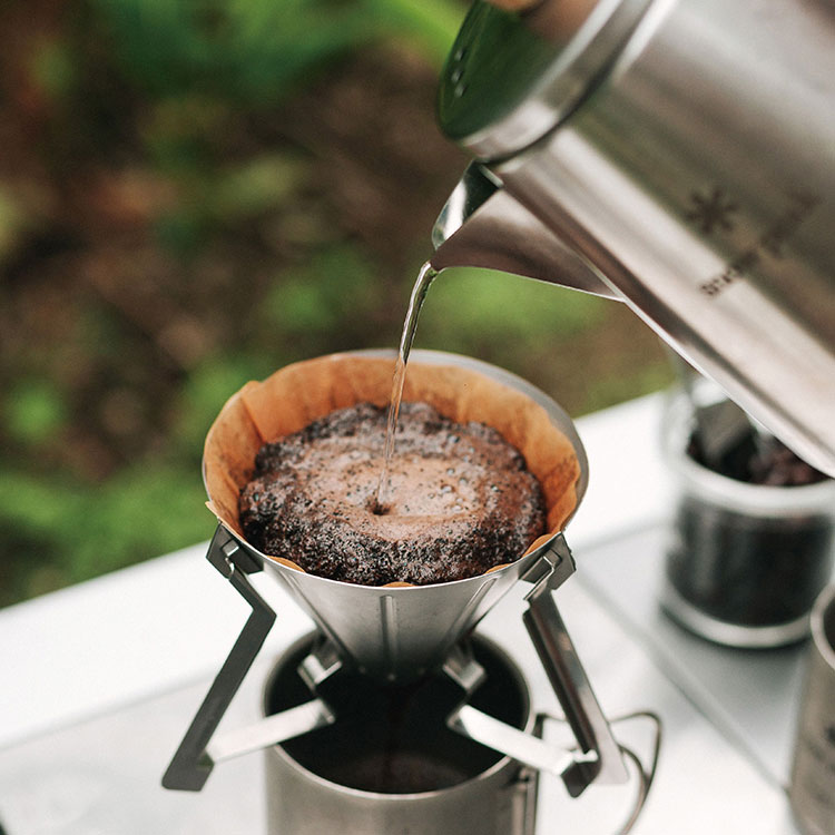 ■新品peakクラシックケトル1.8コーヒードリッパー焚火台型セット売り □新品peakクラシックケトル1.8コーヒードリッパー焚火台型セット売り